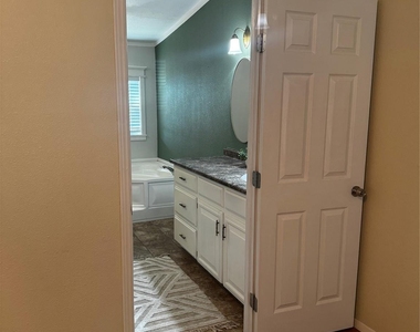 202 Tumbleweed Drive - Photo Thumbnail 12