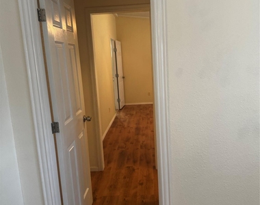 202 Tumbleweed Drive - Photo Thumbnail 9