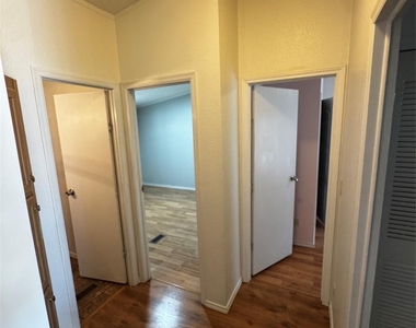 202 Tumbleweed Drive - Photo Thumbnail 5