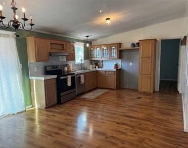 202 Tumbleweed Drive - Photo Thumbnail 2