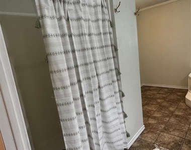 202 Tumbleweed Drive - Photo Thumbnail 13
