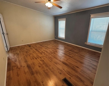 202 Tumbleweed Drive - Photo Thumbnail 11