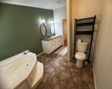 202 Tumbleweed Drive - Photo Thumbnail 14