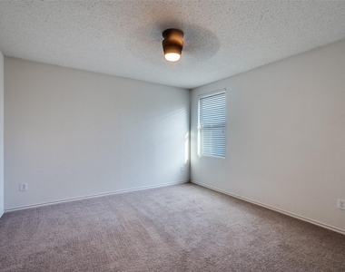 8402 Olivia Meadow Drive - Photo Thumbnail 15