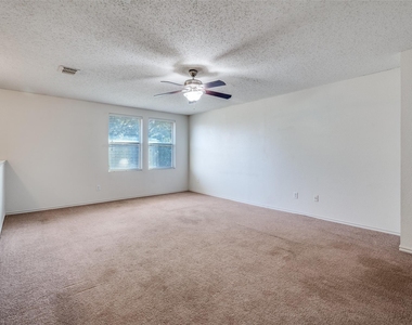 8402 Olivia Meadow Drive - Photo Thumbnail 10