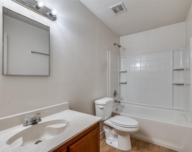 8402 Olivia Meadow Drive - Photo Thumbnail 14