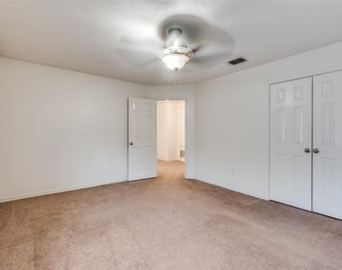 8402 Olivia Meadow Drive - Photo Thumbnail 16