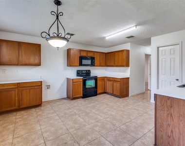 8402 Olivia Meadow Drive - Photo Thumbnail 4