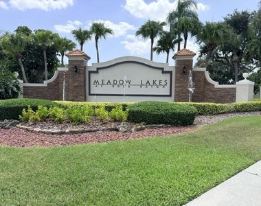 10169 Serene Meadow Drive N - Photo Thumbnail 4