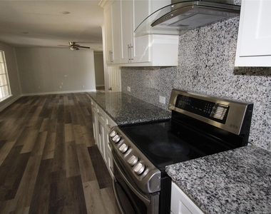 1103 Bryant Street - Photo Thumbnail 9