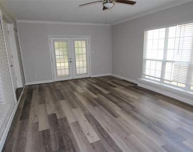 1103 Bryant Street - Photo Thumbnail 15