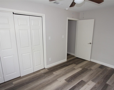 1103 Bryant Street - Photo Thumbnail 21