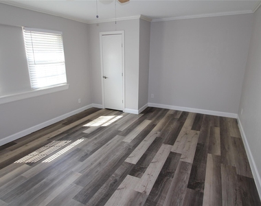 1103 Bryant Street - Photo Thumbnail 16