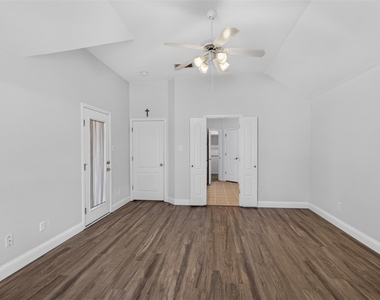 2921 Silvercrest Lane - Photo Thumbnail 15