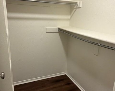 505 Cedar Elm Lane - Photo Thumbnail 12