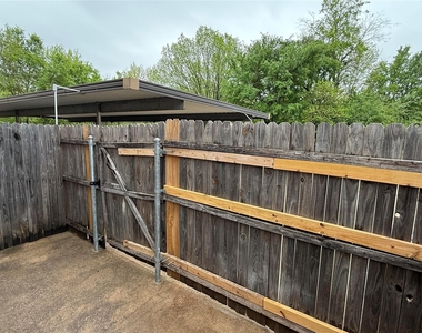 7808 Ashe Court - Photo Thumbnail 13