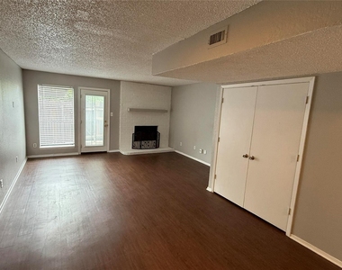 7808 Ashe Court - Photo Thumbnail 5
