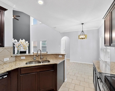 621 Big Horn Road - Photo Thumbnail 11
