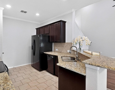 621 Big Horn Road - Photo Thumbnail 10