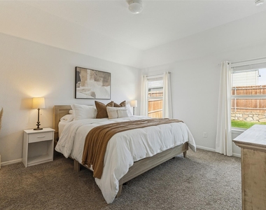 9004 Eagles Landing Drive - Photo Thumbnail 7