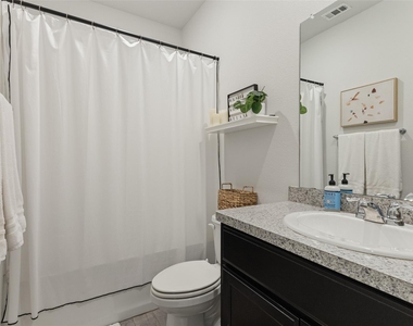 9004 Eagles Landing Drive - Photo Thumbnail 9