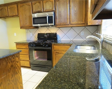 610 Poplar Vista Lane - Photo Thumbnail 3