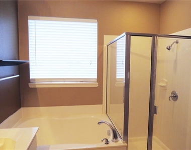 610 Poplar Vista Lane - Photo Thumbnail 12