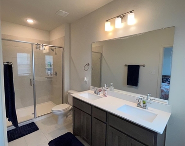 980 Emil Place - Photo Thumbnail 5
