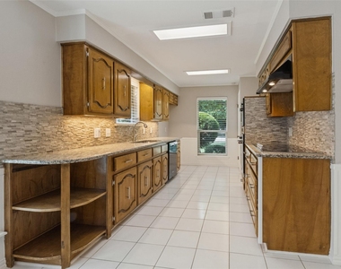 6024 Gentle Knoll Lane - Photo Thumbnail 4