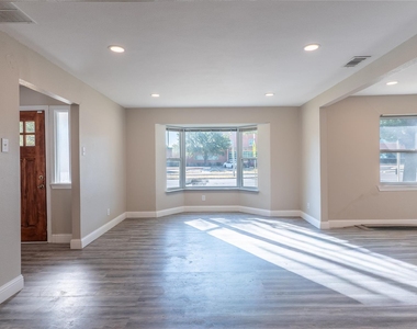 11005 Ferguson Road - Photo Thumbnail 3