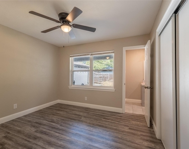 11005 Ferguson Road - Photo Thumbnail 17