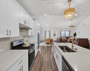 447 Crystal  Clear Lane - Photo Thumbnail 8