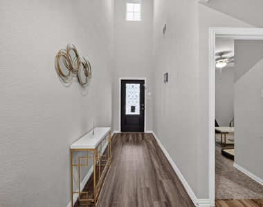 447 Crystal  Clear Lane - Photo Thumbnail 3