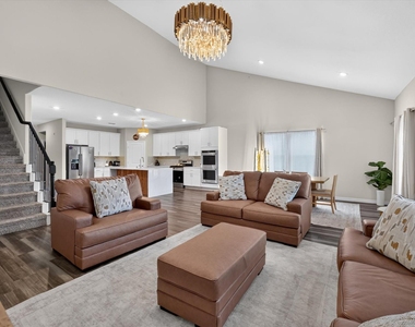 447 Crystal  Clear Lane - Photo Thumbnail 14