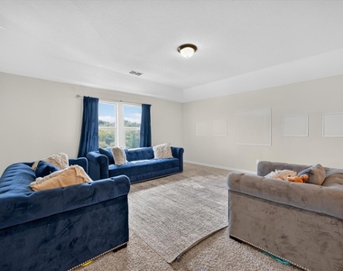 447 Crystal  Clear Lane - Photo Thumbnail 16