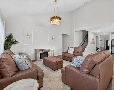 447 Crystal  Clear Lane - Photo Thumbnail 11
