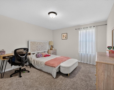 447 Crystal  Clear Lane - Photo Thumbnail 20
