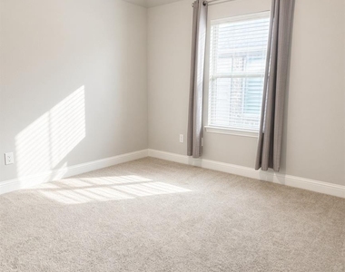 5912 Adair Lane - Photo Thumbnail 18