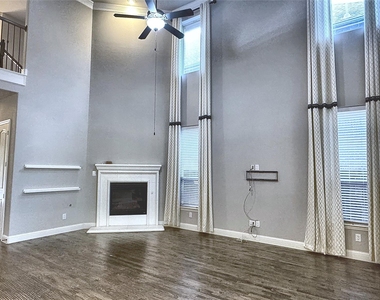 5912 Adair Lane - Photo Thumbnail 1