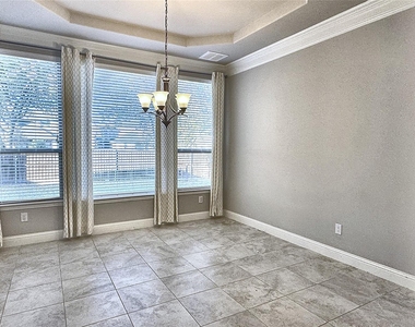 5912 Adair Lane - Photo Thumbnail 4