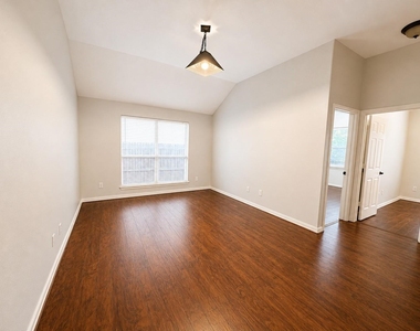 1721 Woodstream Lane - Photo Thumbnail 15