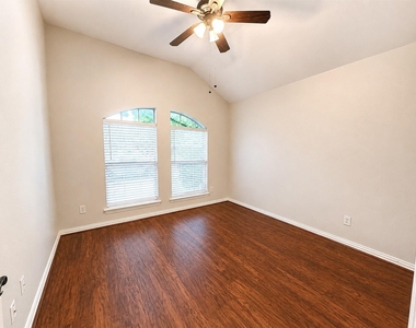 1721 Woodstream Lane - Photo Thumbnail 20