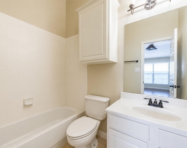 1721 Woodstream Lane - Photo Thumbnail 18