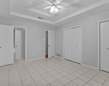 2812 Terry Court - Photo Thumbnail 16