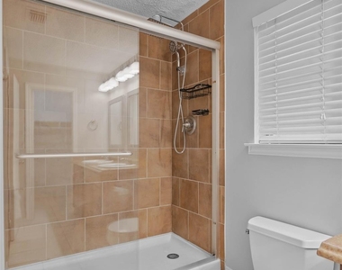2812 Terry Court - Photo Thumbnail 14