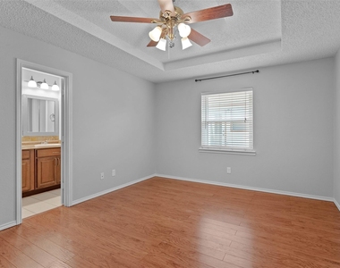2812 Terry Court - Photo Thumbnail 10