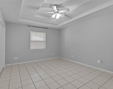 2812 Terry Court - Photo Thumbnail 17