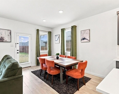 1308 Parkdale Street - Photo Thumbnail 10