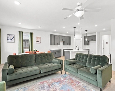 1308 Parkdale Street - Photo Thumbnail 4