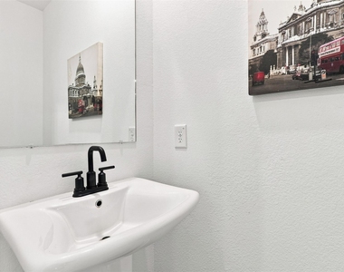 1308 Parkdale Street - Photo Thumbnail 20